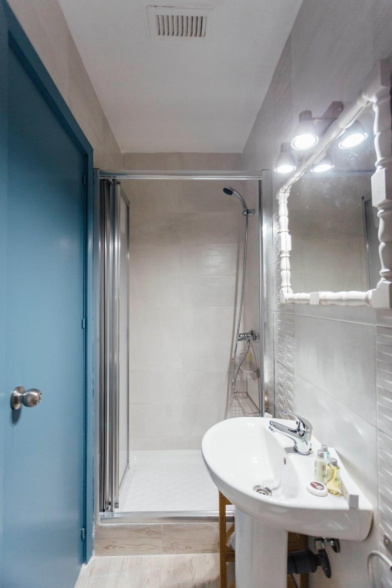 Stunning And Colorful- 4Bd 2Bth- Santa Cruz Apartment เซบีญา ภายนอก รูปภาพ