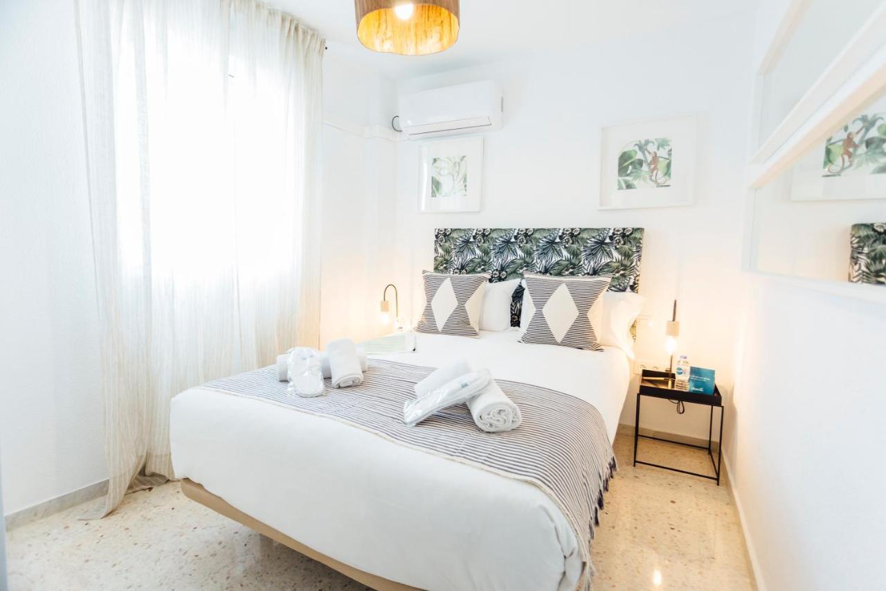 Stunning And Colorful- 4Bd 2Bth- Santa Cruz Apartment เซบีญา ภายนอก รูปภาพ